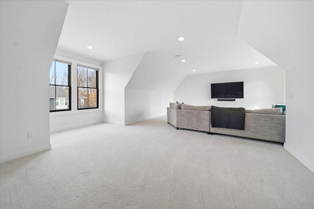 15540 52nd Place N, Plymouth, MN 55446