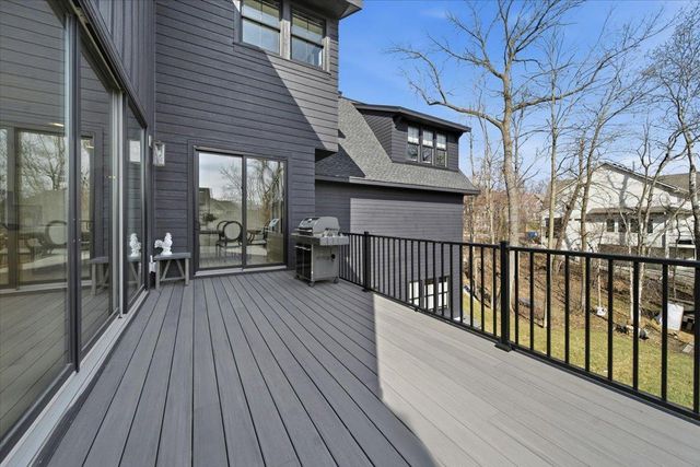 15540 52nd Place N, Plymouth, MN 55446