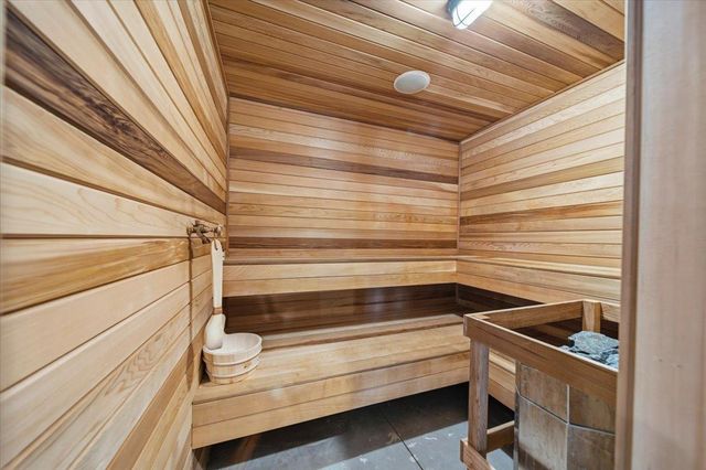 15540 52nd Place N, Plymouth, MN 55446