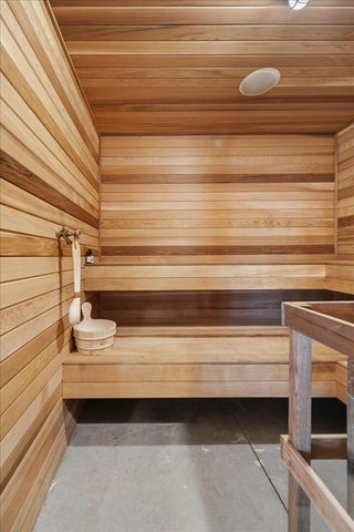 15540 52nd Place N, Plymouth, MN 55446