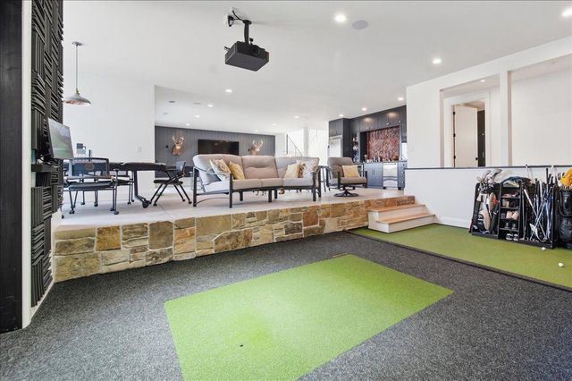 15540 52nd Place N, Plymouth, MN 55446