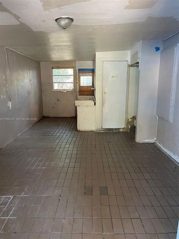 43 NW 58th St, Miami, FL 33127