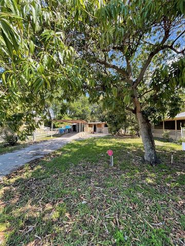 43 NW 58th St, Miami, FL 33127