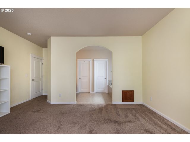 34511 NOBLE Rd, St Helens, OR 97051