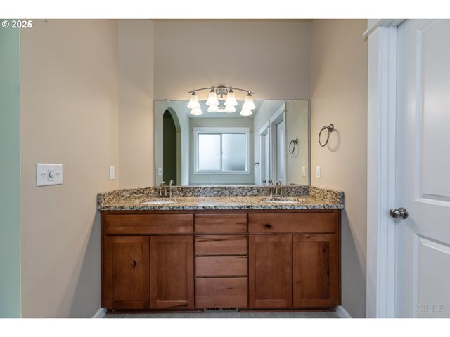 34511 NOBLE Rd, St Helens, OR 97051