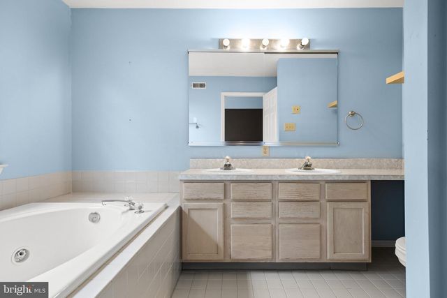310 SUSSEX CT, Swedesboro, NJ 08085