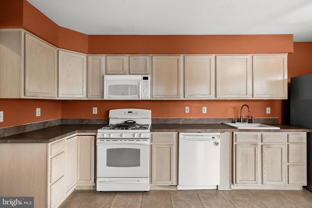 310 SUSSEX CT, Swedesboro, NJ 08085