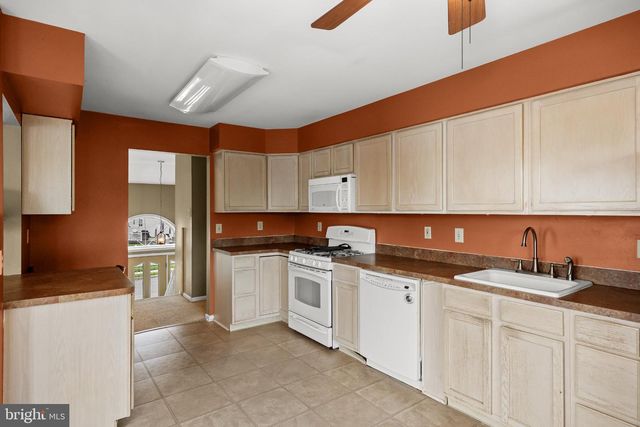 310 SUSSEX CT, Swedesboro, NJ 08085