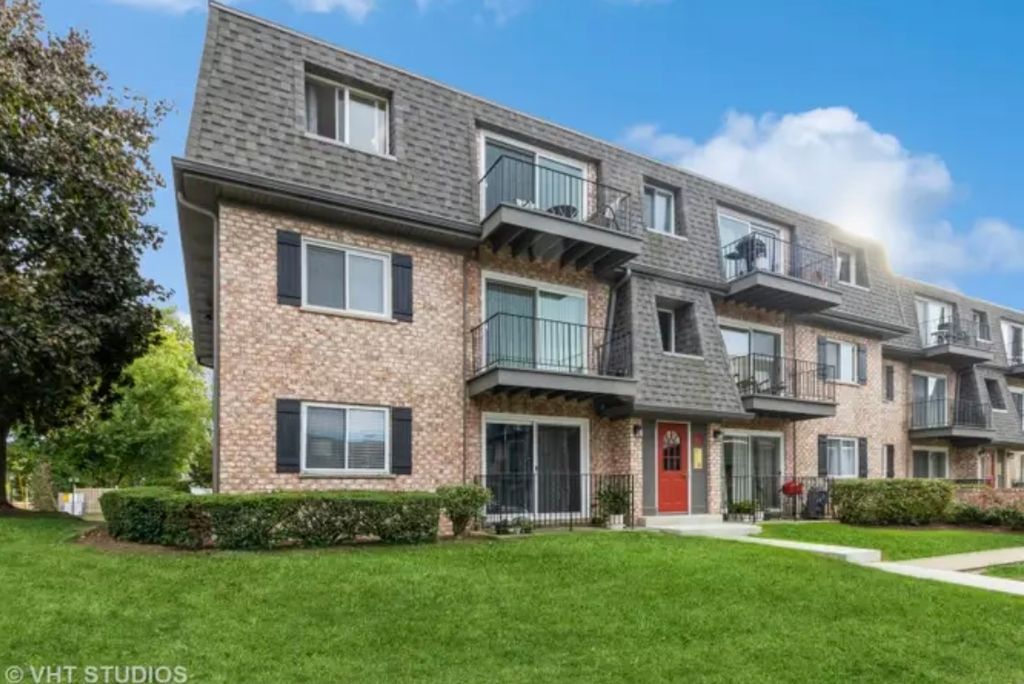 912 S Plum Grove Road 321, Palatine, IL 60067