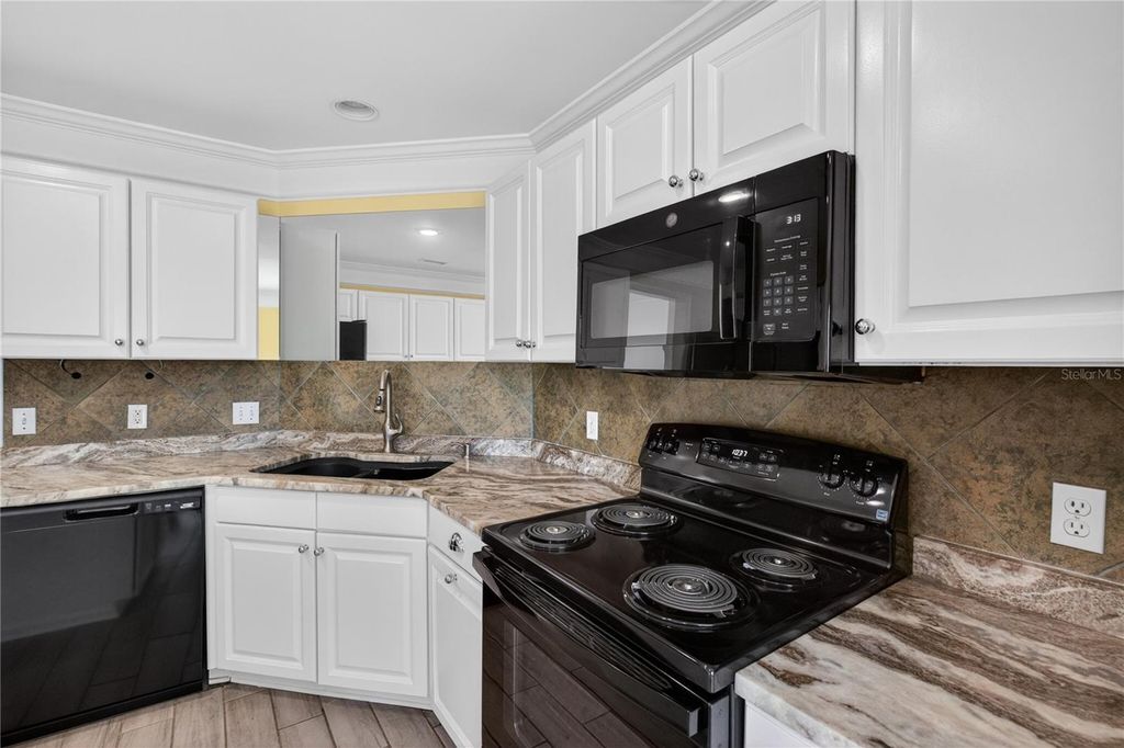 Image 3 of property listing at 136 SUMMER WINDS DRIVE, Savannah, GA 31410