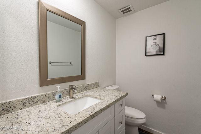7640 E MINNEZONA Avenue, Scottsdale, AZ 85251