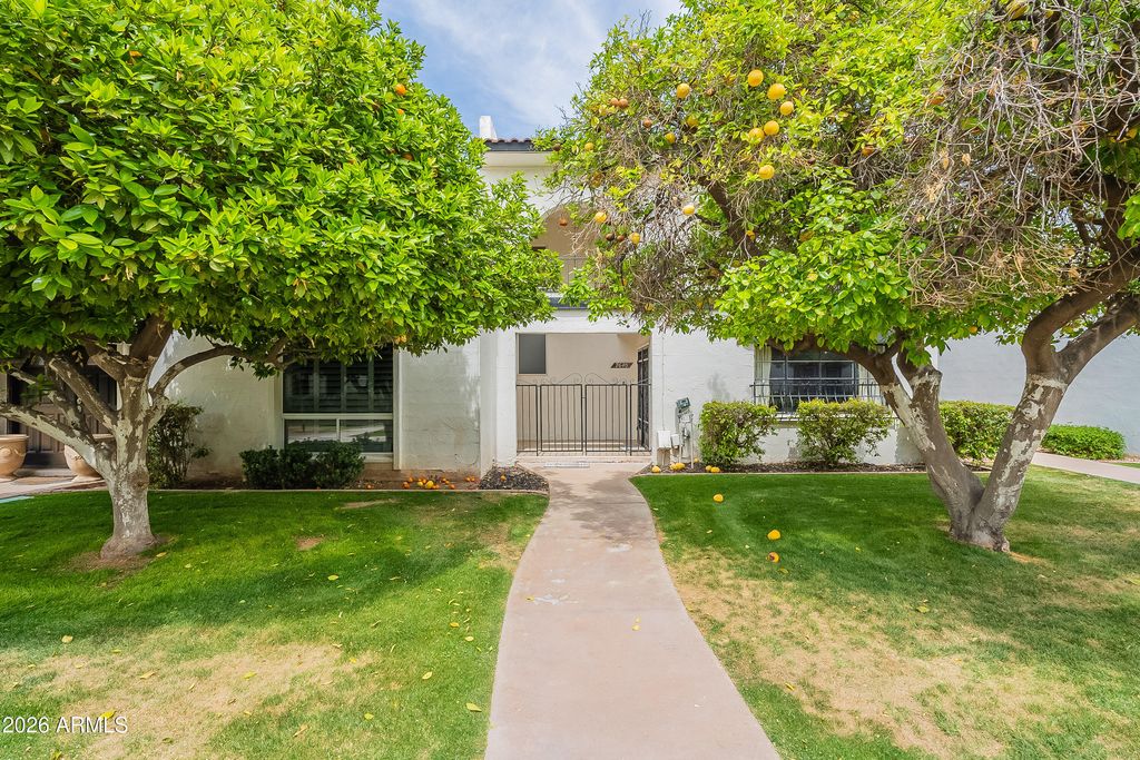 7640 E MINNEZONA Avenue, Scottsdale, AZ 85251