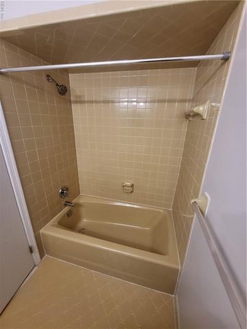 6114 Lyndhurst AVE, Norfolk, VA 23502