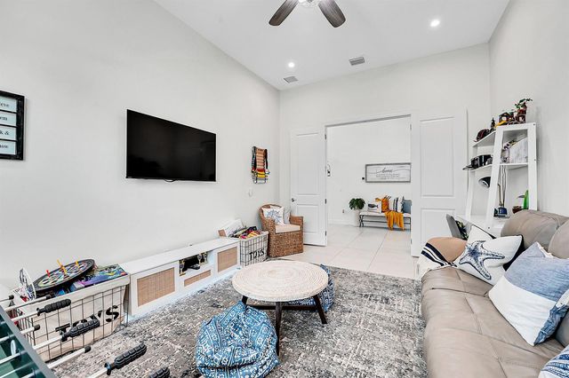 13865 SE Blackwood Drive, Port St. Lucie, FL 34984
