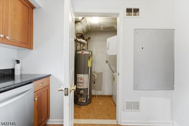 179 Roseland Ave 7, Caldwell Boro Twp., NJ 07006