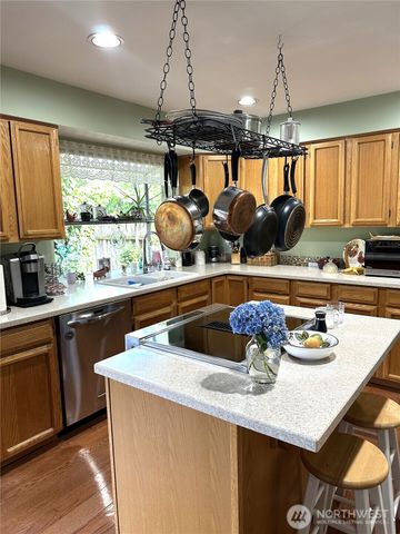 28136 233rd Avenue SE, Maple Valley, WA 98038