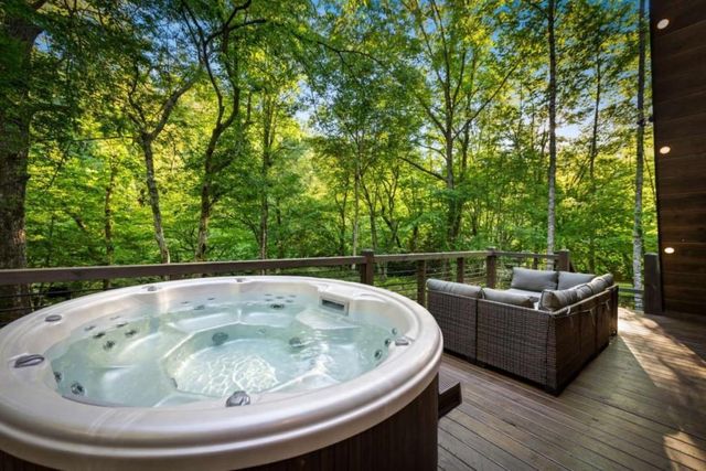 44 Magnolia Trail, Mccaysville, GA 30555