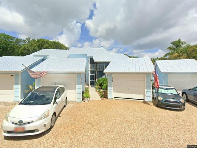 1824 SE Hideaway Cir, Port St Lucie, FL 34952