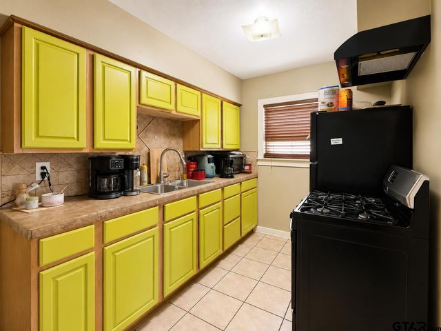 1414 N SUMMIT AVE, Tyler, TX 75702