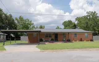 7170 Peninsula Dr, Pensacola, FL 32526