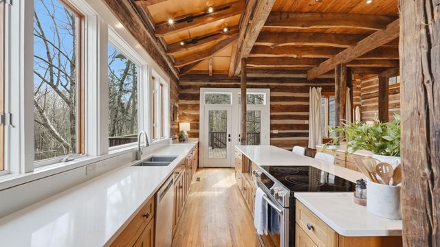 1908 Clear Brooks Drive, Signal Mountain, TN 37377