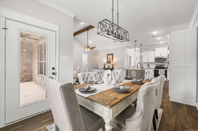 911 W Dell Vista Cove, Cabot, AR 72023