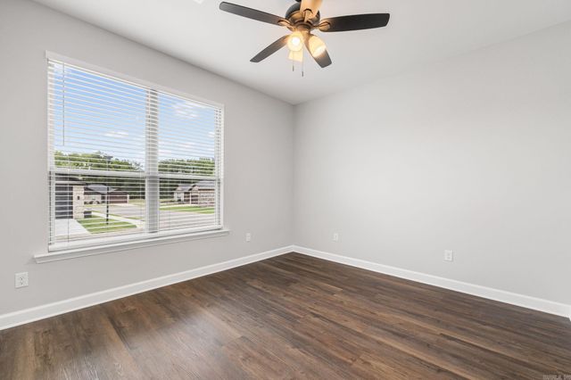 911 W Dell Vista Cove, Cabot, AR 72023