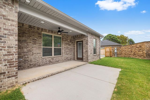 911 W Dell Vista Cove, Cabot, AR 72023