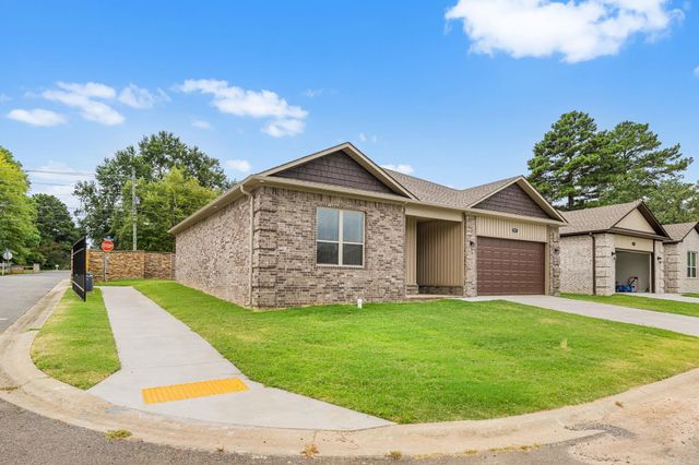 911 W Dell Vista Cove, Cabot, AR 72023