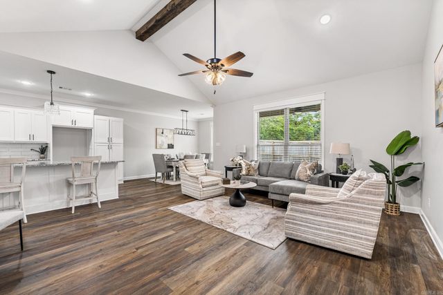 911 W Dell Vista Cove, Cabot, AR 72023