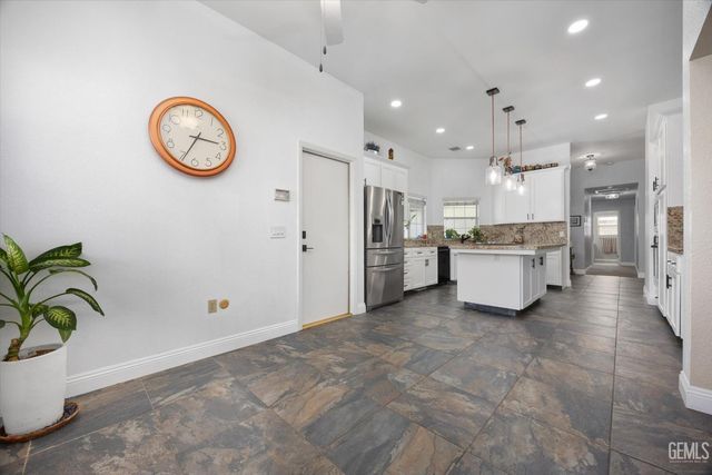 14508 Harvest Crest Avenue, Bakersfield, CA 93314