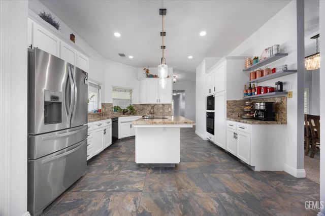 14508 Harvest Crest Avenue, Bakersfield, CA 93314