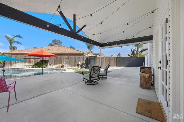 14508 Harvest Crest Avenue, Bakersfield, CA 93314