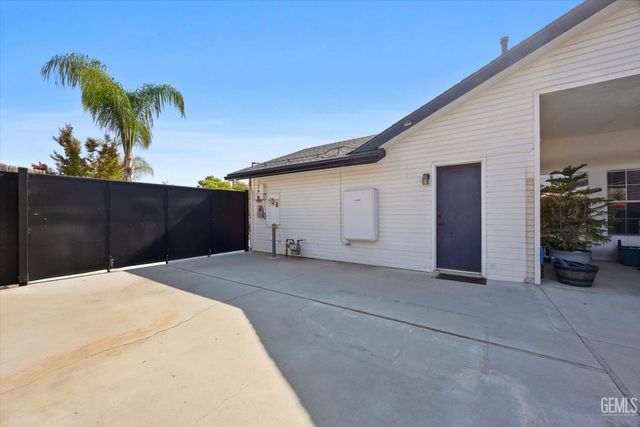 14508 Harvest Crest Avenue, Bakersfield, CA 93314