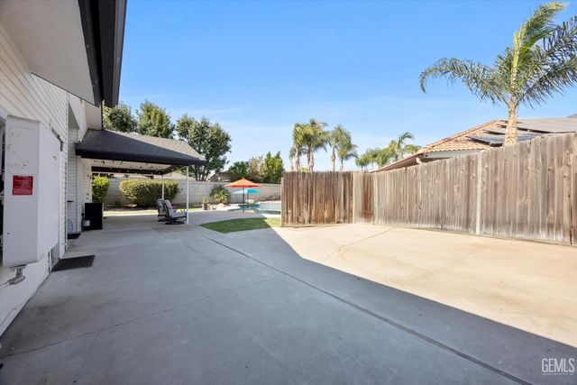 14508 Harvest Crest Avenue, Bakersfield, CA 93314