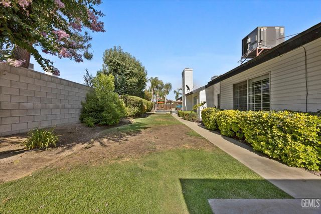 14508 Harvest Crest Avenue, Bakersfield, CA 93314