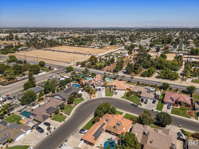 14508 Harvest Crest Avenue, Bakersfield, CA 93314