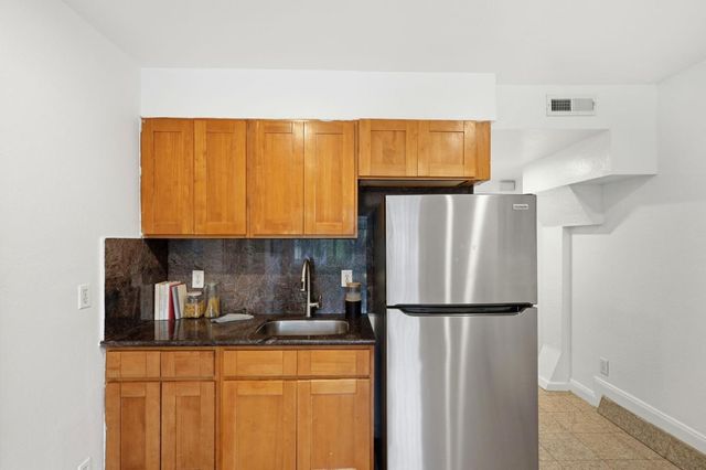 412 University Street, San Francisco, CA 94134