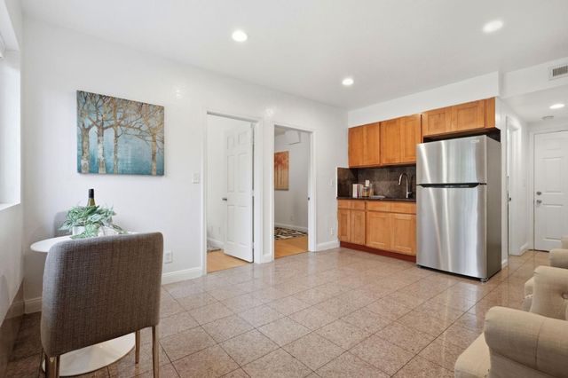 412 University Street, San Francisco, CA 94134