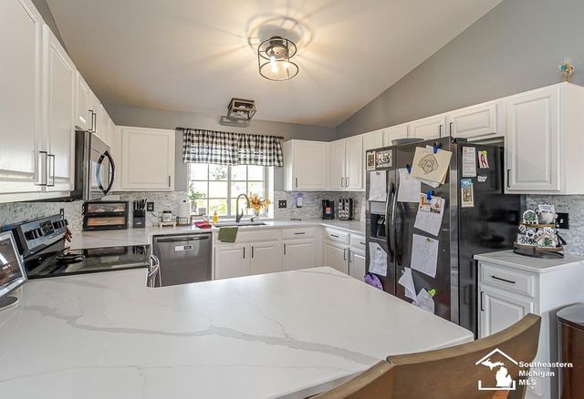 155 Caribou Run Road, Dundee, MI 48131