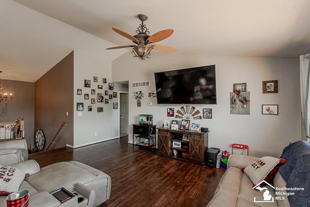 155 Caribou Run Road, Dundee, MI 48131