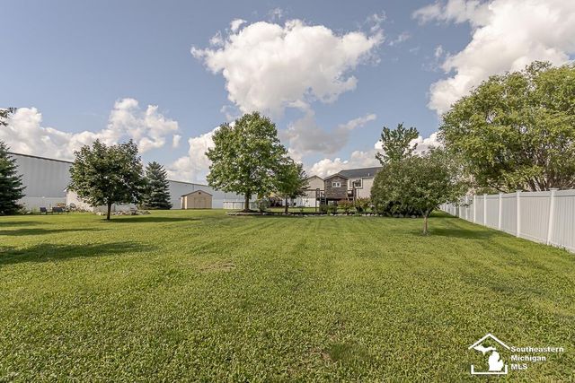 155 Caribou Run Road, Dundee, MI 48131