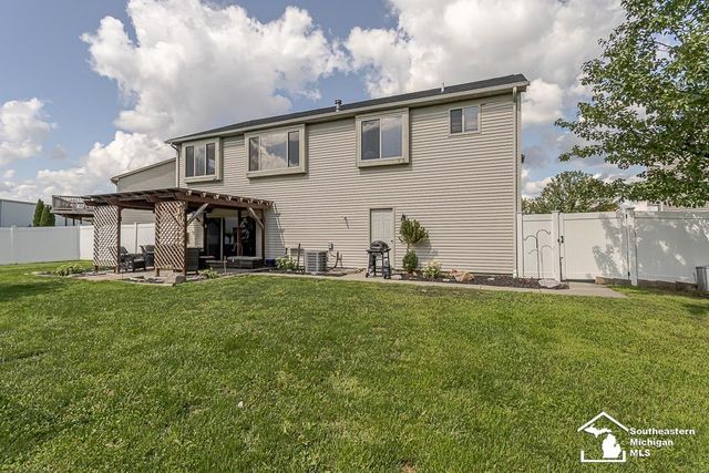 155 Caribou Run Road, Dundee, MI 48131