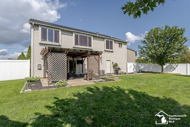 155 Caribou Run Road, Dundee, MI 48131