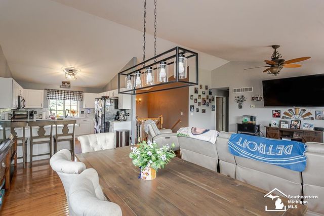 155 Caribou Run Road, Dundee, MI 48131