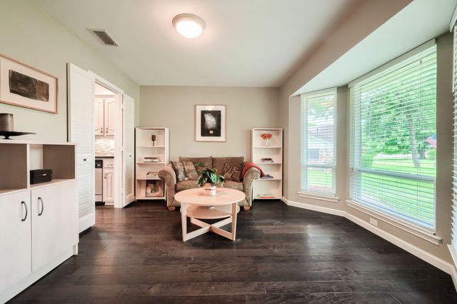 106 Waits Circle, Garland, TX 75043