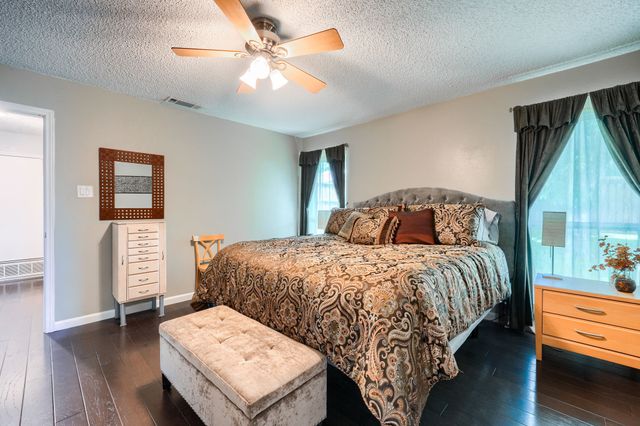 106 Waits Circle, Garland, TX 75043
