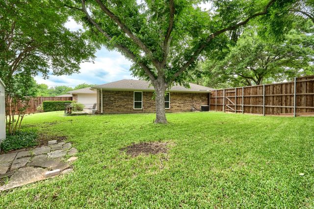 106 Waits Circle, Garland, TX 75043