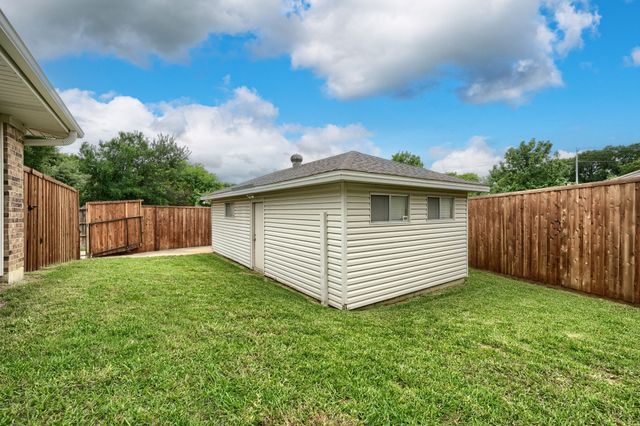 106 Waits Circle, Garland, TX 75043