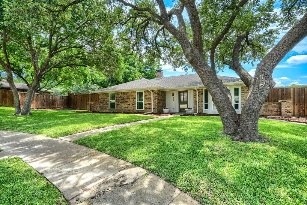 106 Waits Circle, Garland, TX 75043